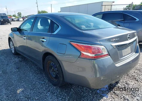 2015 Nissan Altima 2.5/2.5 S/2.5 Sl/2.5 Sv z USA, uszkodzony, nr VIN 1N4AL3AP9FC237477
